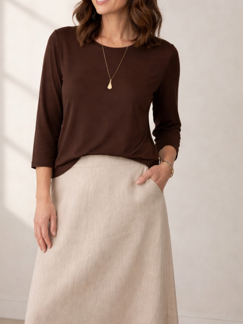 Jonden Women's Brown 3/4 Sleeve Crewneck Top